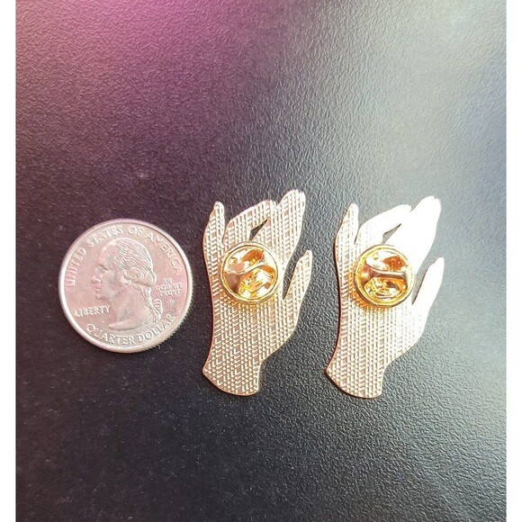 Witchy hand seeing eye enamel pins - Picture 2 of 2